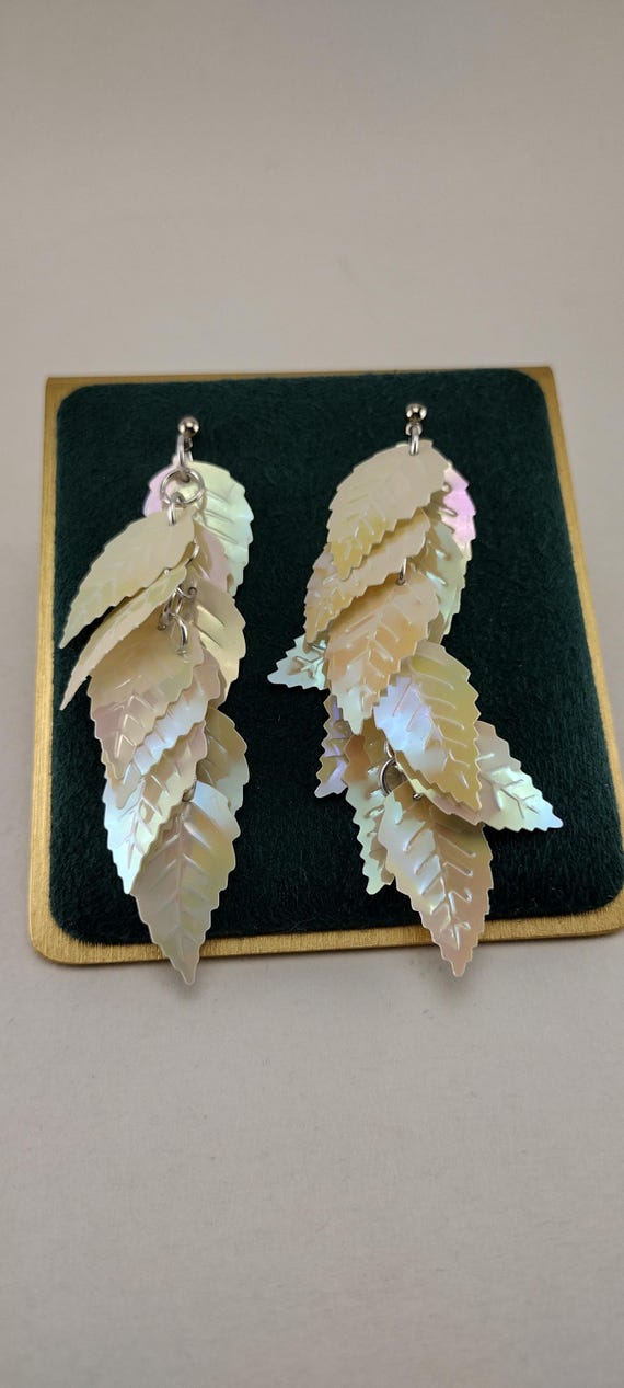 Shiny Leaf Dangle Earrings