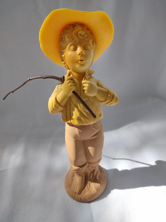 Vintage Avon Catch a Fish Sonnet  Boy with Fishing Pole Cologne Perfume Bottle View 5