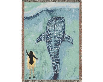 Manta tejida con estampado de tiburón ballena / Manta con motivos marinos