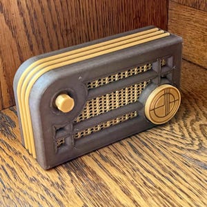 1938 Vintage Style Radio Bluetooth Speaker Case