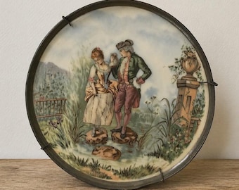 Plato decorativo de porcelana vintage con escena romántica / Plato de pared estilo pastoral francés / Decoración de pared estilo cottagecore / Arte coleccionable shabby chic