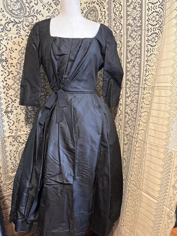 1950s black swing dress 1950s Black Swing Dress w Lace Collar – Cats Like Us main image 1