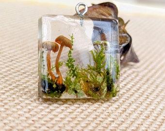 Handmade Terrarium Necklace, Real Moss and Mushroom Resin Pendant