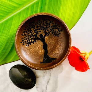 Bijoux en bois gravé arbre de vie de la déesse de la terre offrant un porte-bague décoratif - 3,5 pouces