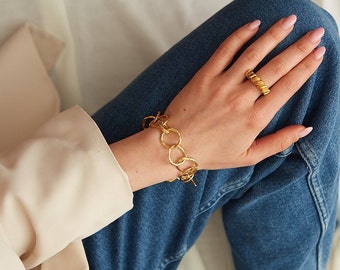 MAMAKOOL Gold Statement Bracelet, Gold circle Modern Elegant  Hammered Bracelet, Contemporary jewelry, Unique Art Pieces