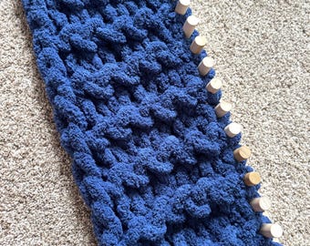 Hand crochet blanket loom, chunky knit loom, handmade blanket, portable, folding, beginner friendly, #7 chenille jumbo yarn, finger knit