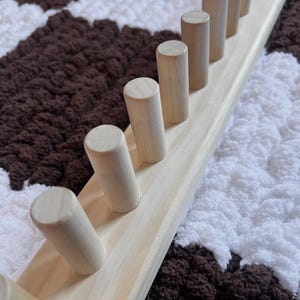 Chunky Hand Knit Blanket Loom for 2cm Thick Yarn, (3/4 inch pegs), Finger Knitting, Handmade Wooden, Portable, Jumbo, folding