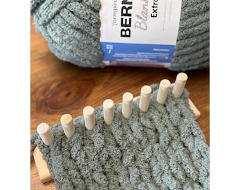 Skinny Hand Knit Blanket Loom  (1/2 inch pegs) For 3/8" Or 1cm Thick Yarn, Chunky Chenille Finger Knitting Tool, Portable