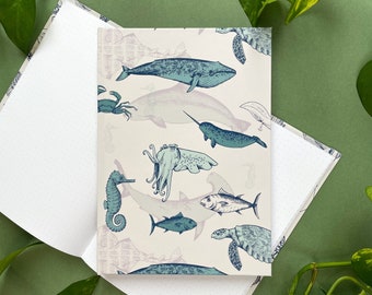 Handgemachtes gepunktetes Notizbuch A5 | Einband Meereswelten Design in Beige | Bullet Journaling | 100g/qm gepunktete Seiten | Umweltfreundlich