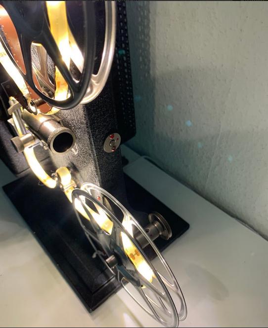 Projecteur disco LED/12W/230V multicolore + télécommande