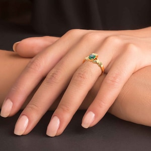 Emerald Irish Ring, Claddagh Ring, Irish Celtic Ring, Dainty Promise