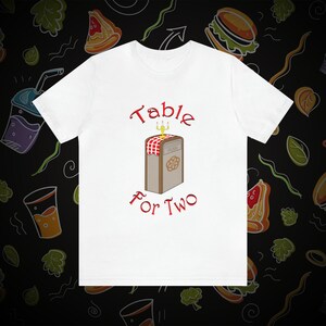 Table For Two - T-shirt unisexe à manches courtes