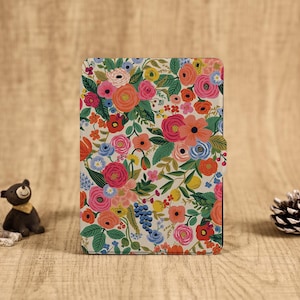 Vintage Floral Painting Kindle Case with Hand Strap for Paperwhite 1/2/3/4, Paperwhite Cover for Kindle 12th/10th/11th, Kindle 2022, 2024