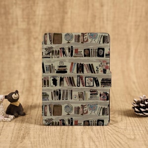 Disegni da scaffale Custodia carina per Kindle con cinturino da polso per Paperwhite 1/2/3/4, custodia Paperwhite per Kindle 12a/10a/11a generazione, Kindle 2022 2024