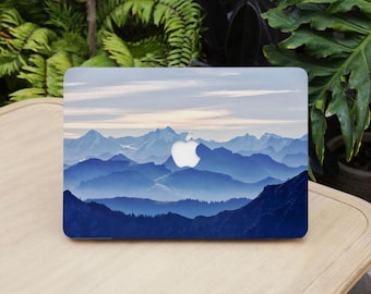 Funda protectora rígida para MacBook con diseño de Montañas Azules, compatible con MacBook Pro 16/15/14/13 pulgadas (modelos M5, M4, M3, M2 y M1) (modelos 2026).