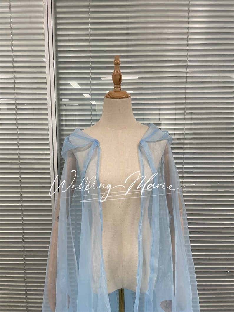 Capa con capucha de organza azul claro: Capa de vestido de novia de hadas imagen 7