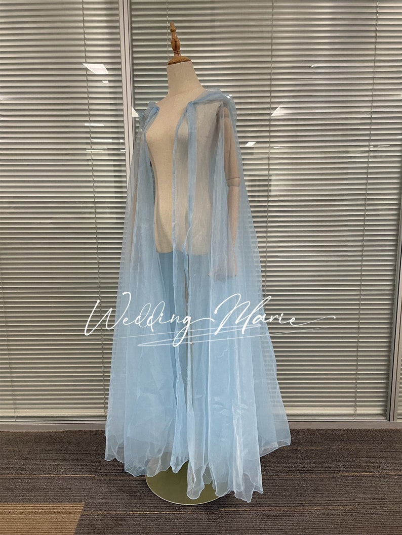 Capa con capucha de organza azul claro: Capa de vestido de novia de hadas imagen 2