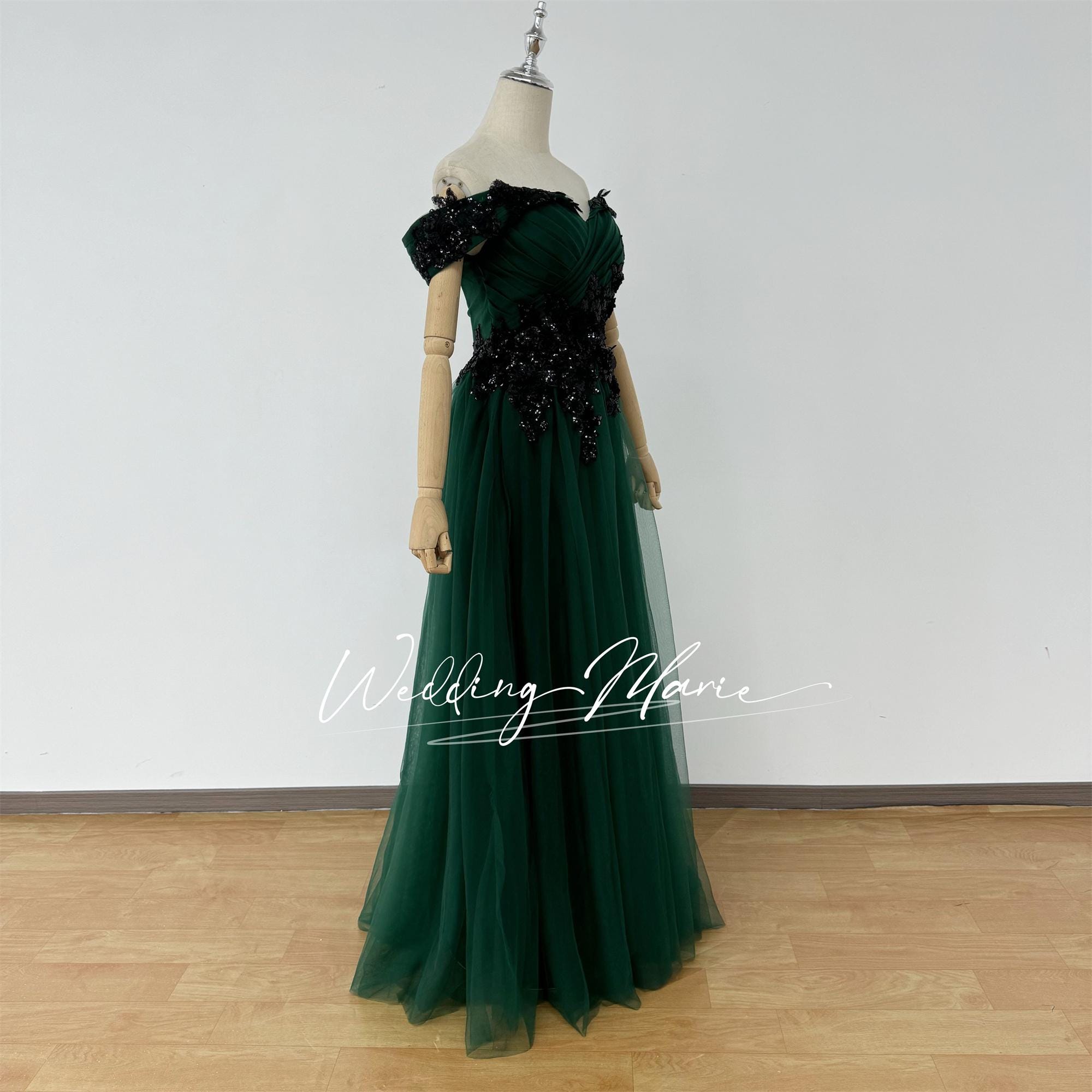 Emerald Green Tulle Prom Dress: Off-shoulder Evening Gown With Black  Appliques