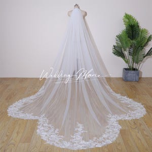 Elegant Floral Lace Wedding Veil: Scalloped Cathedral Bridal Veil