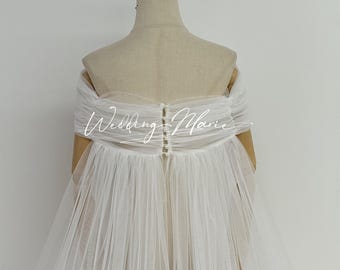 Handmade Off-the-Shoulder Tulle Wedding Cape: Cathedral Veil