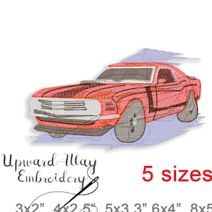 Könnte beinhalten: Rote Muscle-Car-Stickerei in fünf Größen: 3x2 Zoll, 4x2,5 Zoll, 5x3,3 Zoll, 6x4 Zoll und 8x5 Zoll. Erhältlich in den Formaten PES, PEC, DST, EXP, SVG, PDF, VP3, JEF, U01 und TXT.