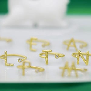 Anillo con nombre para bebé - Anillo de plata de ley 925 - Anillo con letra torcida - Anillo minimalista - Anillos con nombre personalizados - Anillo ajustable - Regalo de boda