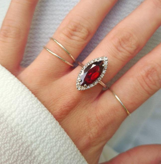 Bague En Argent Et Vermeil Avec Grenats Et Pierres - Taille 52 - Bijou Ancien Et élégant