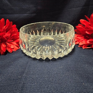 Clear Cut Glass Serving Bowl 8 Inch Decorative Dip Bowl and Fruit Display Bowl