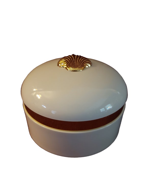 White and Gold Seashell Bowl Plastic Jewelry Box D
