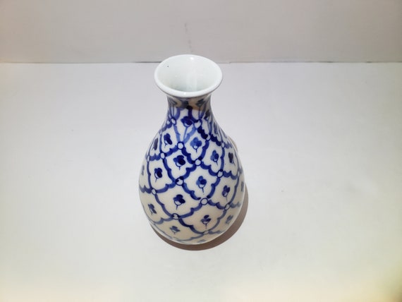 タイの陶器製花瓶：白とコバルトブルーの花柄デザイン - Etsy 日本