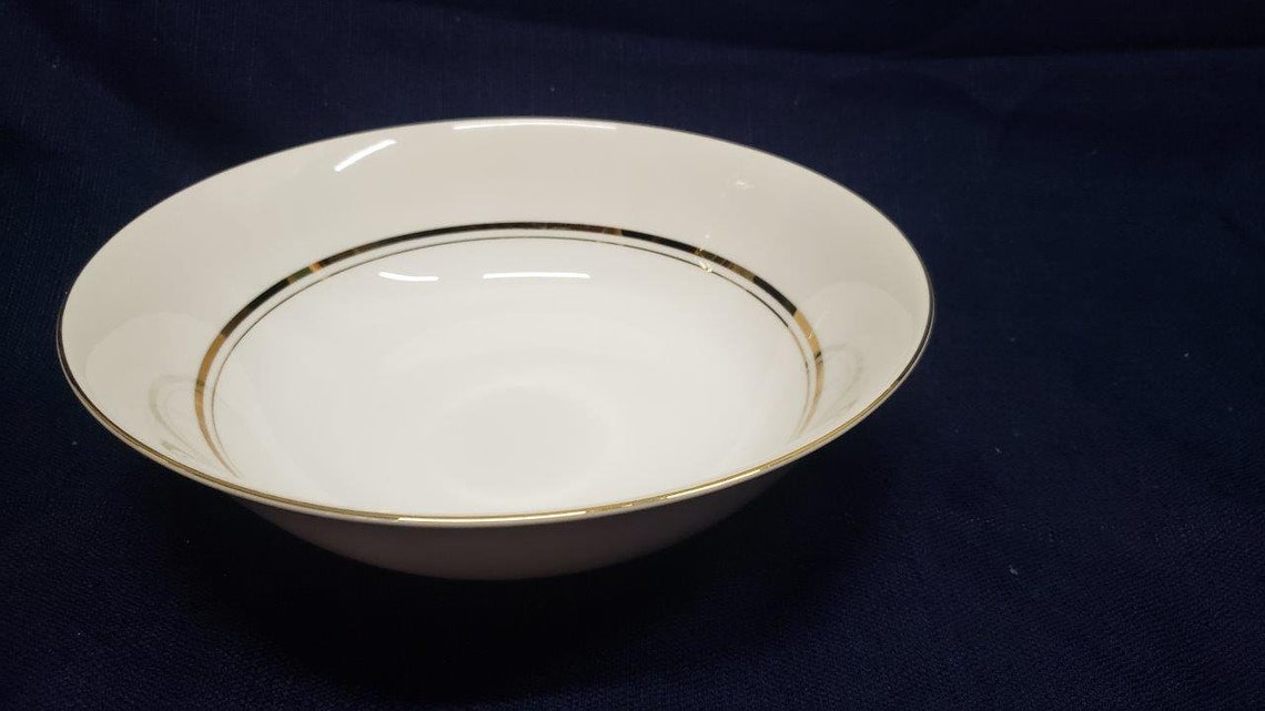 Vintage Arlen Fine China From Japan 8106 Coronation Pattern 34 Piece