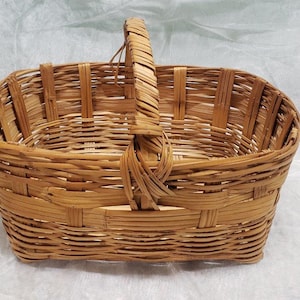 Large Brown Woven Basket with Rattan Wrapped Handle – Picnic Basket, Bread Basket, Christmas Basket