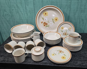 Andre Ponch Brown Stoneware Dish Set of 29 Pieces - Floral Décor