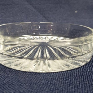 Clear Starburst Pattern Cut Glass Round Ashtray
