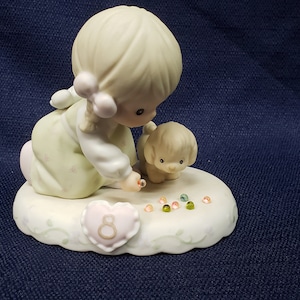 Enesco Precious Moments Collection – Growing in Grace, Age 8 – 1995 Precious Moments Figurine