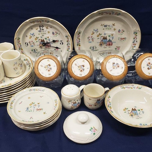 Vintage International Heartland Stoneware: Farmhouse Kitchenware