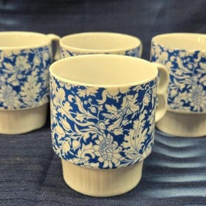Japan Set of Four Blue and White Mugs – Mug Décor – Collectible Kitchen Mug Set – Vintage Tea Cups and Coffee Mugs