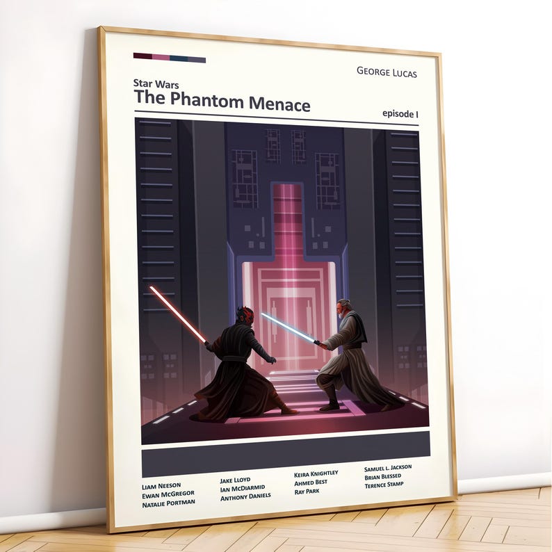 Może przedstawiać: Plakat filmu Gwiezdne Wojny: Mroczne Widmo przedstawiający scenę walki na miecze świetlne Dartha Maula i Qui-Gon Jina. Plakat zawiera tytuł, numer odcinka i nazwiska aktor&oacute;w.