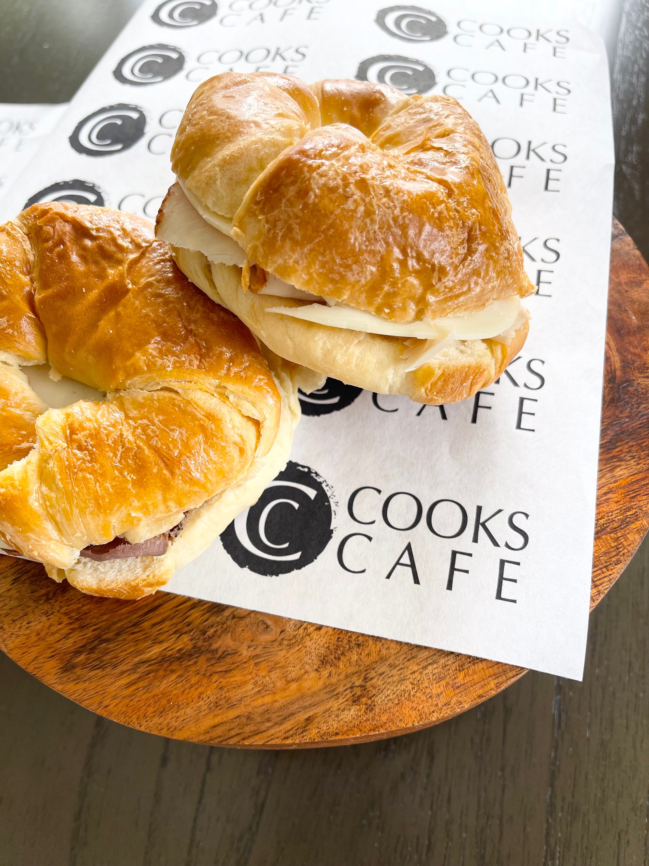 The Best Ways to Use Butcher Paper Sheets in Restaurants and Delis