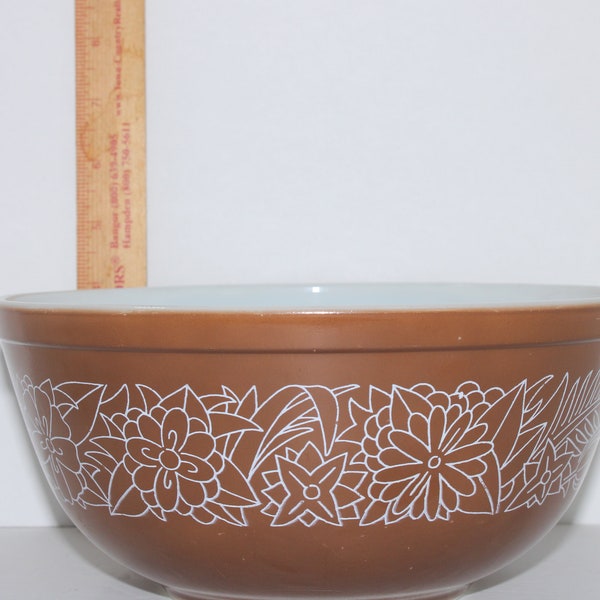 Vintage Woodland Brown Pyrex Mixing bowl 2.5 QT #408