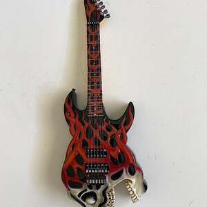 Screaming Skull Electric Guitar Coin Bank Piggy Bank w/Stand image 7