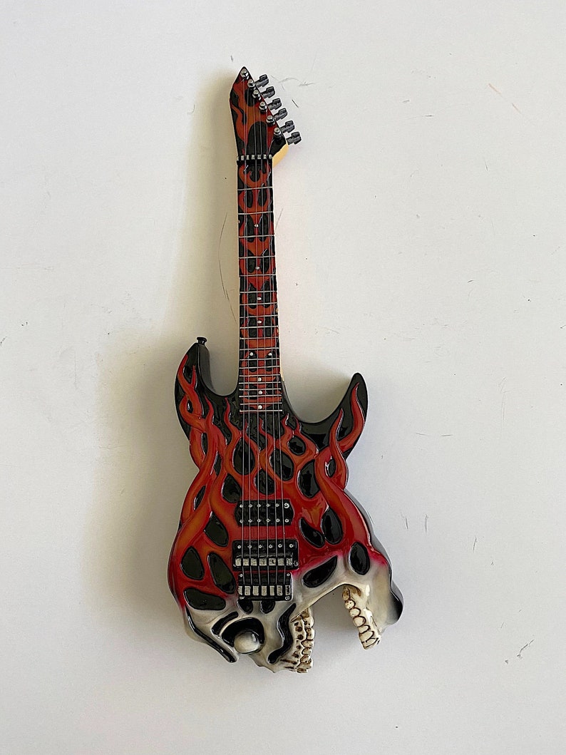 Tirelire Screaming Skull pour guitare électrique, tirelire avec support image 7