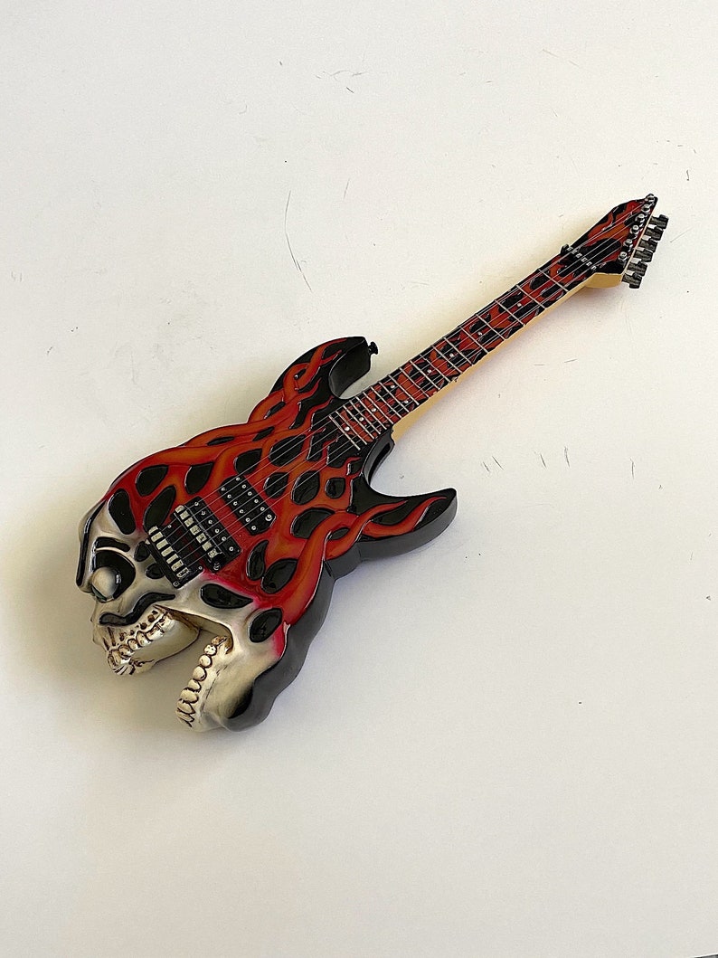 Tirelire Screaming Skull pour guitare électrique, tirelire avec support image 2