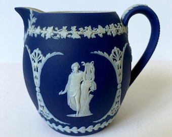 Jarra para leche Wedgwood azul cobalto de Jasperware, colección vintage