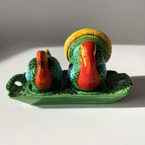 Thanksgiving TURKEY SALT & PEPPER Shaker Set with Tray Vintage