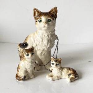 Vintage CAT FAMILY Mother Cat with Kittens on Chain Ceramic Figurines
