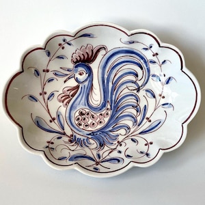 Portuguese ANFORA AGUEDA Rooster Dish with Scalloped Rim Hand Painted Signed Vintage
