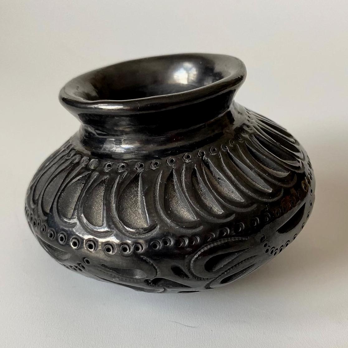 メキシコ雑貨 オアハカ製黒泥頭蓋骨 置物 希少 工芸品 メキシコ雑貨 オアハカ製黒泥頭蓋骨 置物 希少 工芸品 【公式通販】