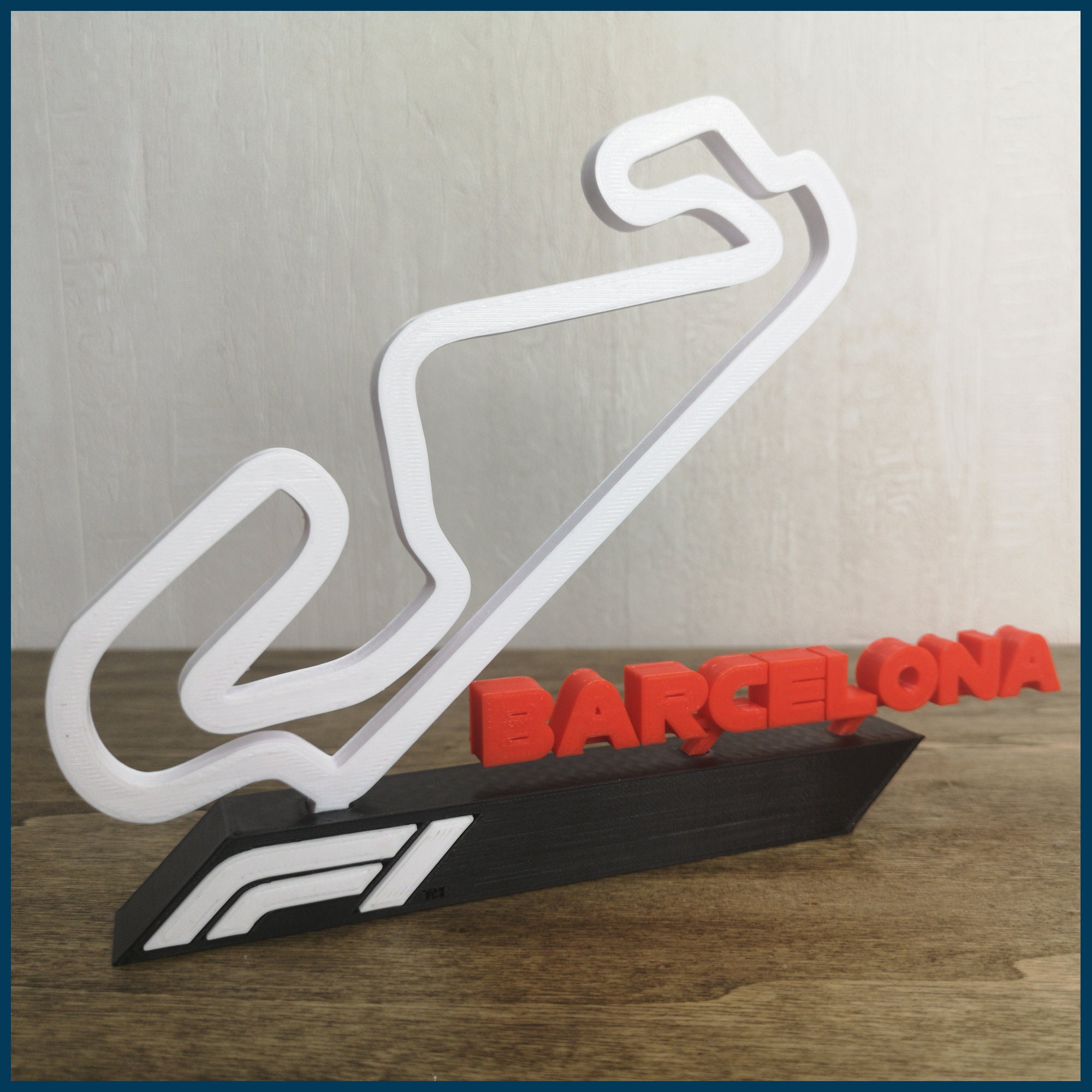 Modèle de circuit de F1, Statue de circuit de Formule 1, Idée de cadeau  pour un fan de Formule 1, Fil de circuit de F1 sur base en bois 20cm :  
