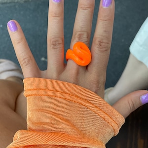 Trendy chunky ring "Serena" neon orange, polymer clay, colorful active